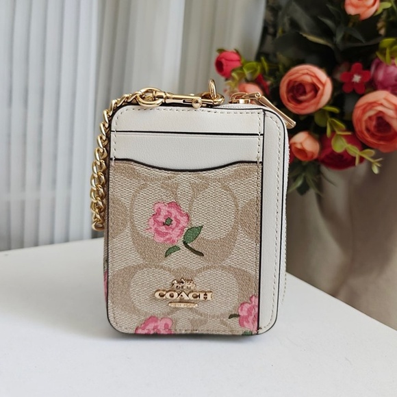 NWT COACH Zip Card Case In Signature Canvas With Floral Print Chalk CR971 $118 - Picture 1 of 4